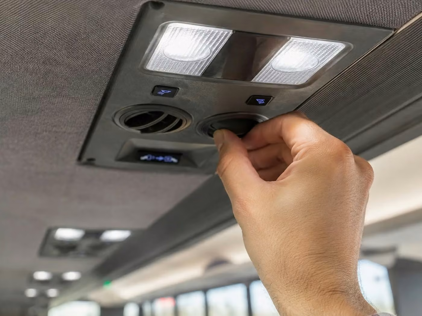 west hollywood 15 passenger minibus air conditioning