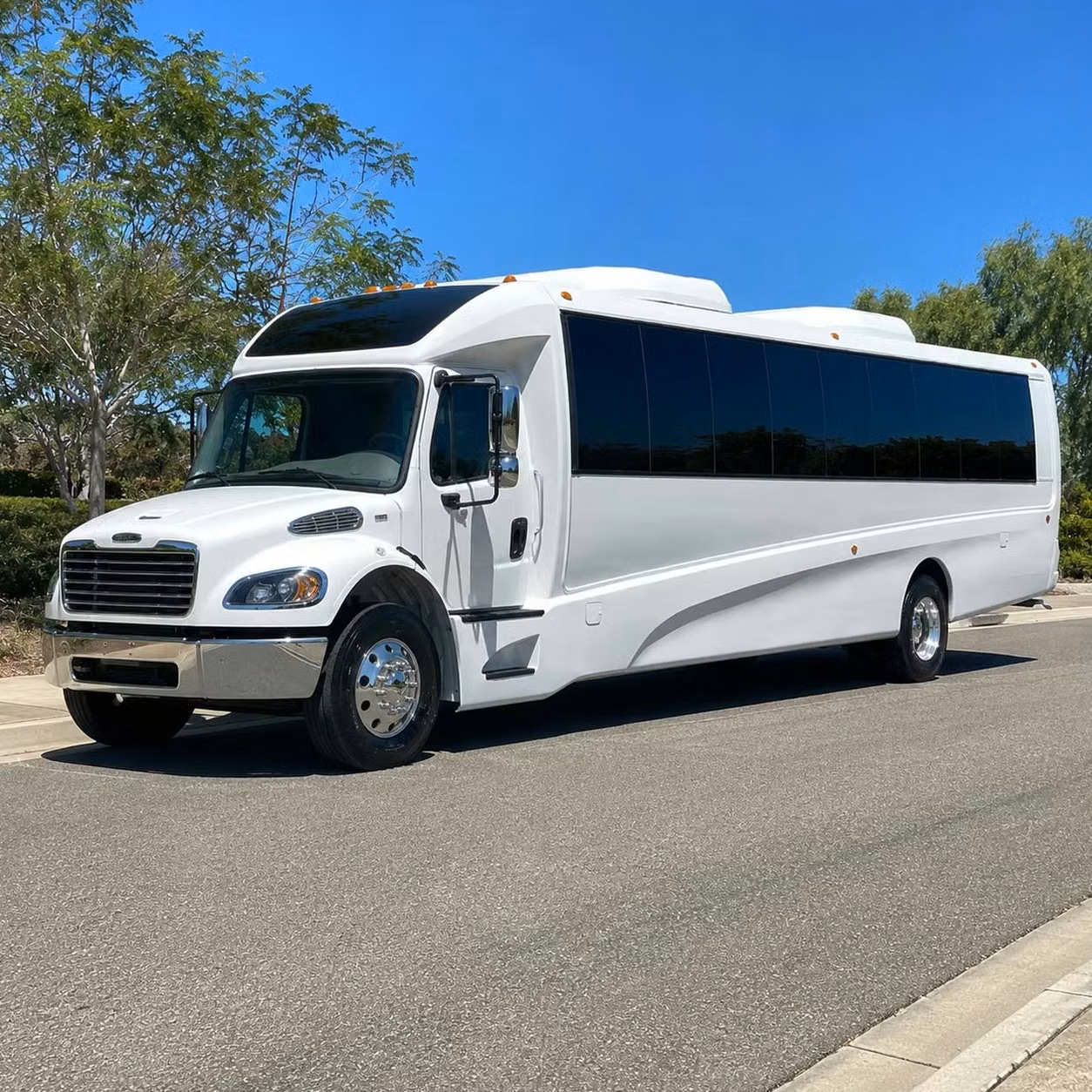 west hollywood 35 passenger minibus rental
